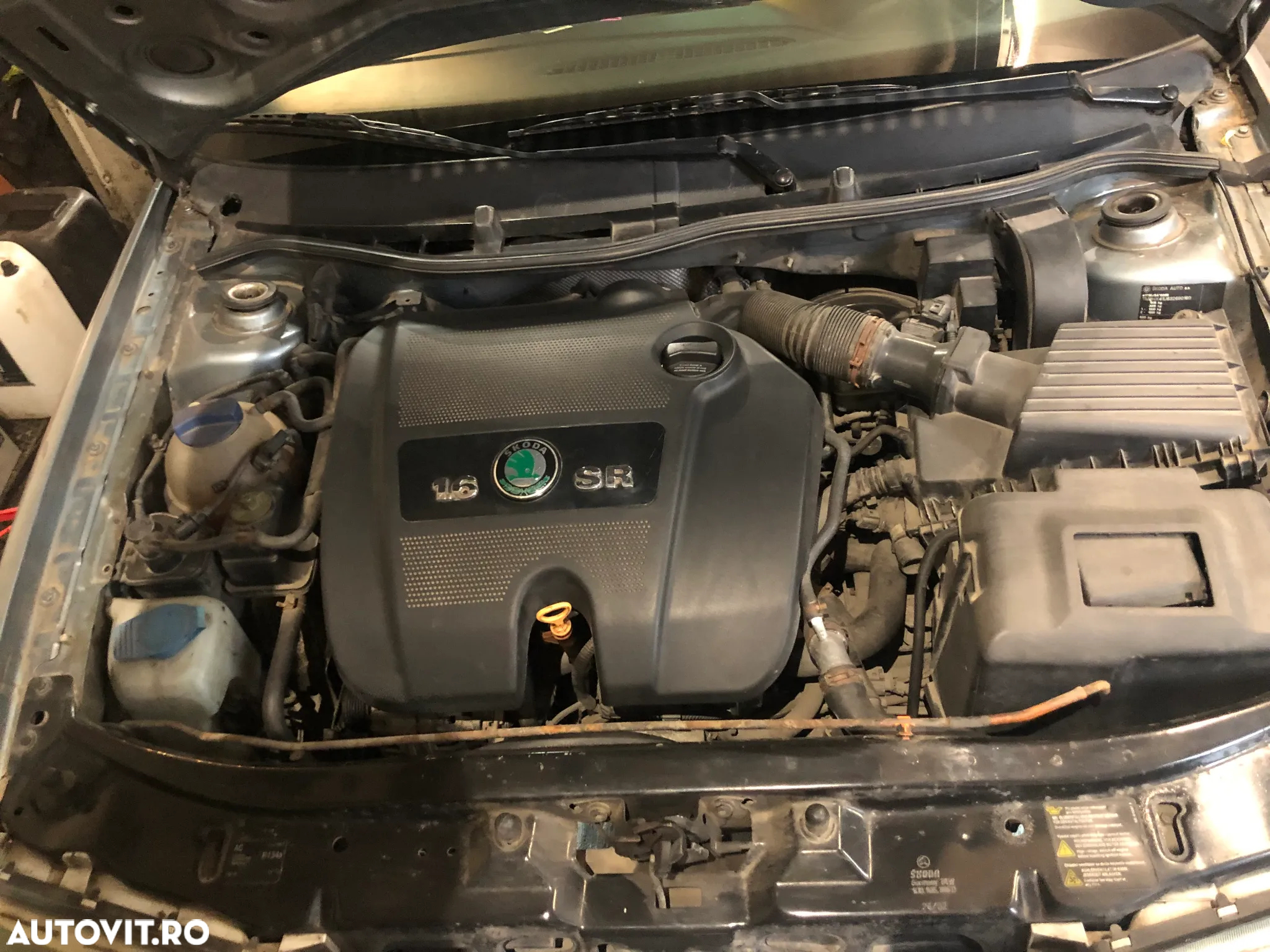 Dezmembrez Skoda Octavia 1 break 2002 gri bleo 1.6 SR benzina - 8