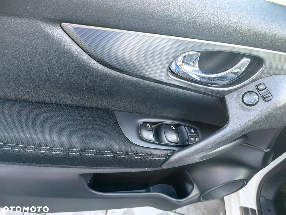 Nissan Qashqai 1.2 DIG-T N-Connecta EU6 - 14