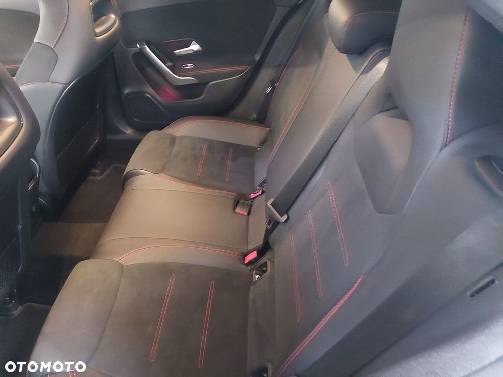 Mercedes-Benz Klasa A 180 d AMG Line 8G-DCT - 13