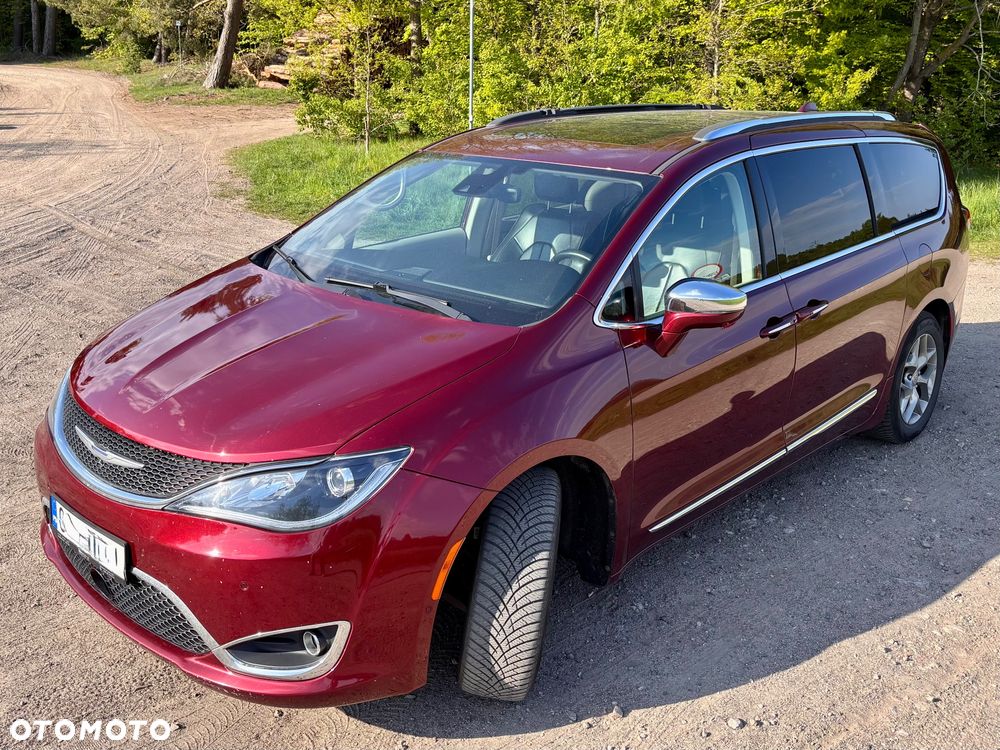 Chrysler Pacifica - 1