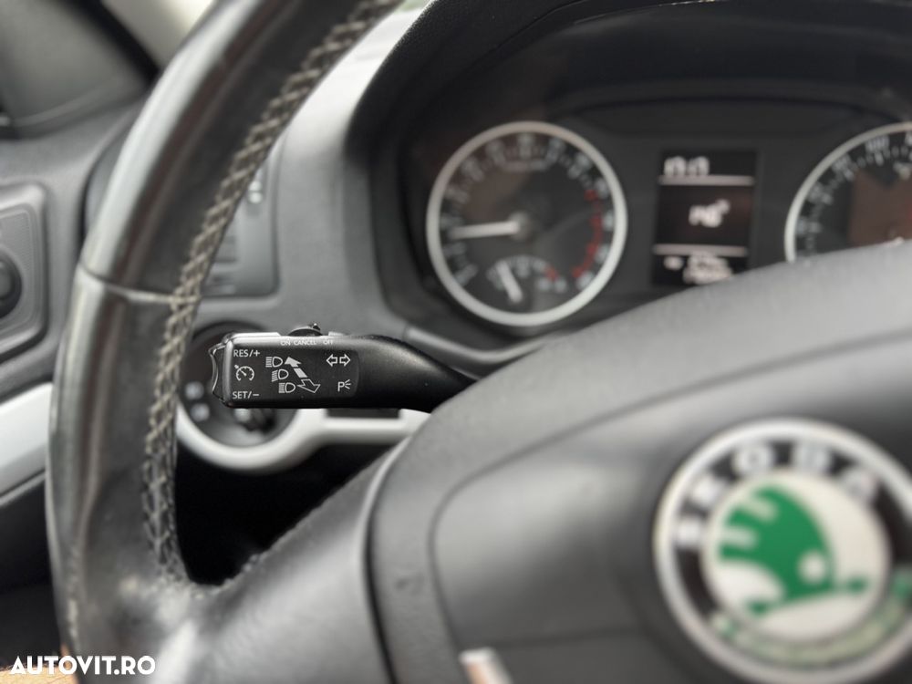 Skoda Octavia 1.6 TDI DPF Ambiente - 13
