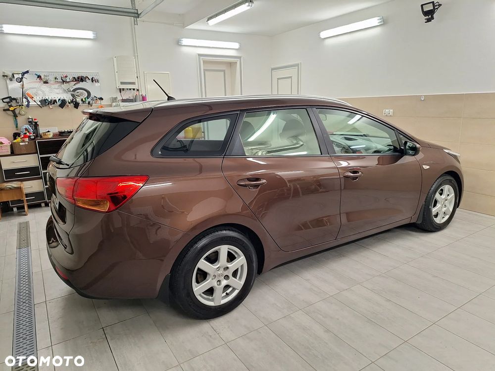 Kia Ceed 1.6 GDI Fifa World Cup Edition - 13