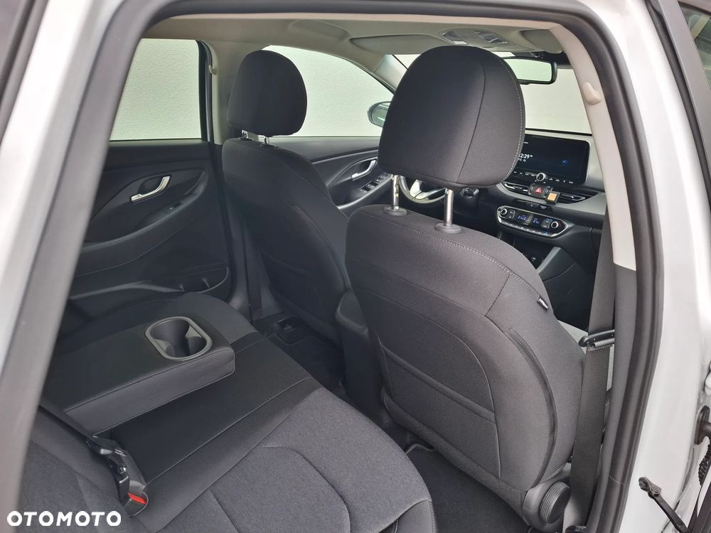 Hyundai i30 Kombi 1.5 T-GDI 48V-Hybrid Intro - 31