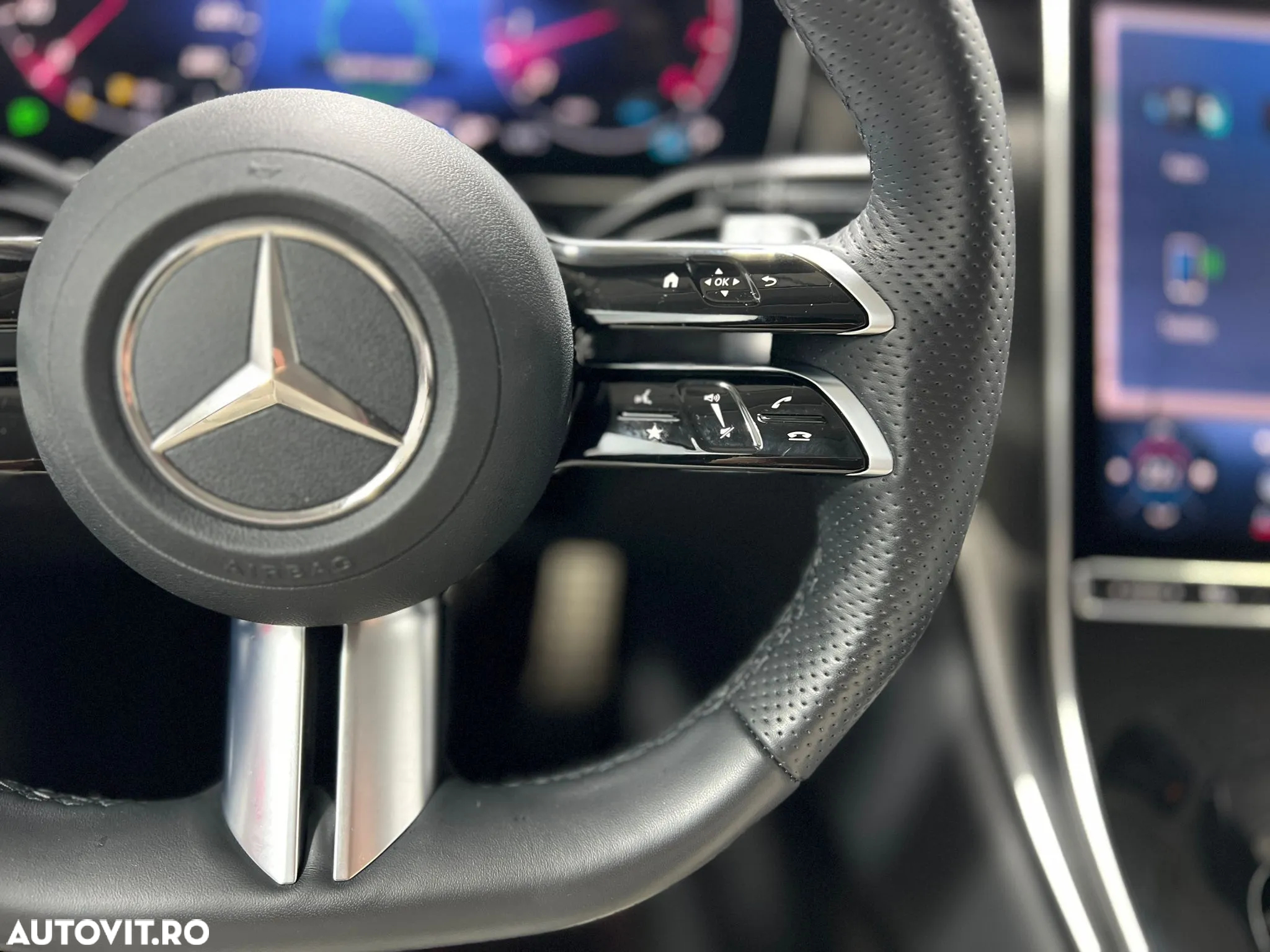 Mercedes-Benz GLC 200 4Matic 9G-TRONIC AMG Line Advanced - 17