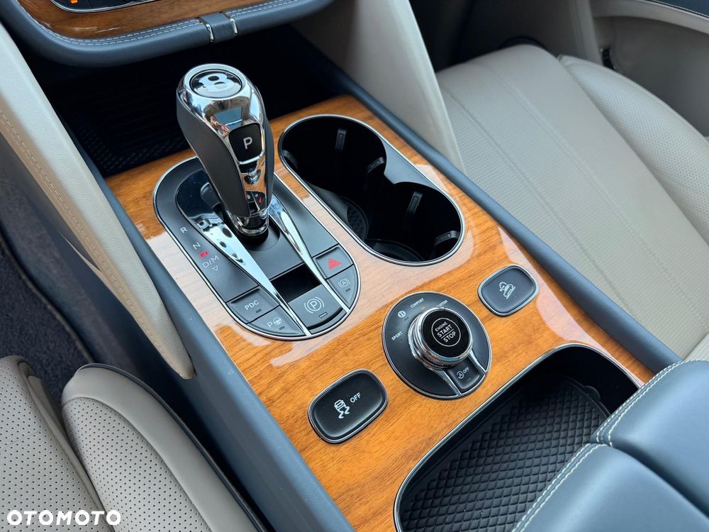 Bentley Bentayga - 26