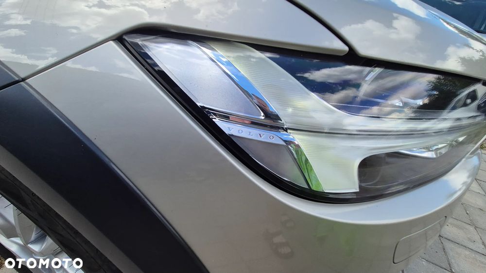 Volvo V90 Cross Country D4 AWD Geartronic - 22
