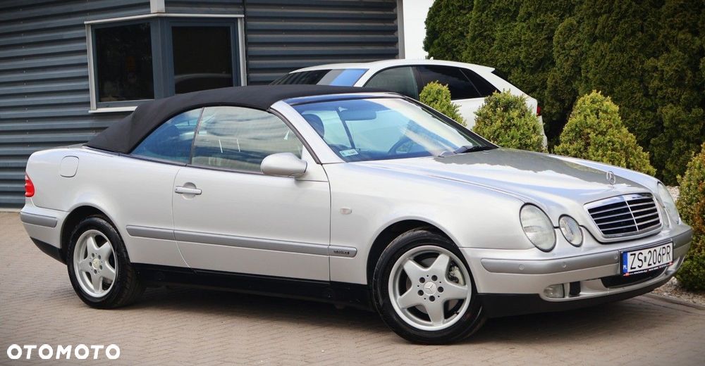 Mercedes-Benz CLK - 12
