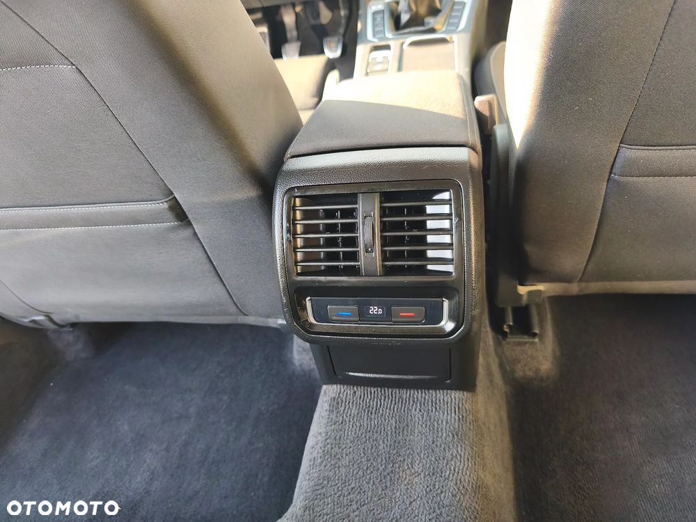 Volkswagen Passat 2.0 TDI (BlueMotion Technology) Highline - 17