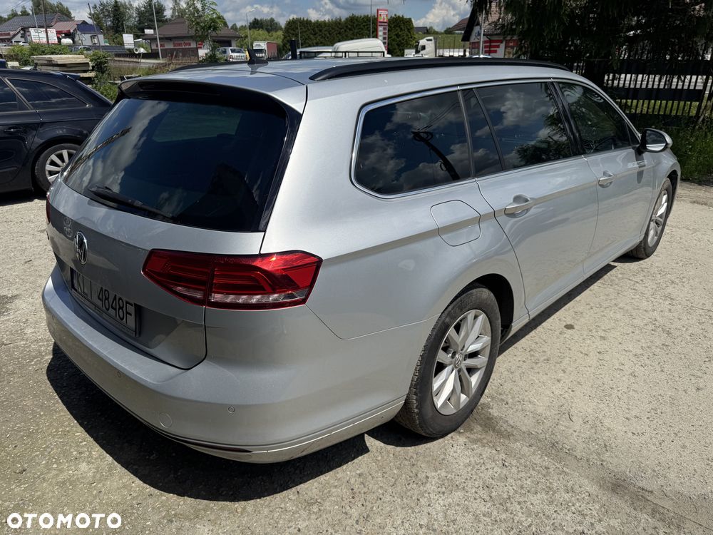 Volkswagen Passat 2.0 TDI SCR Comfortline DSG - 4