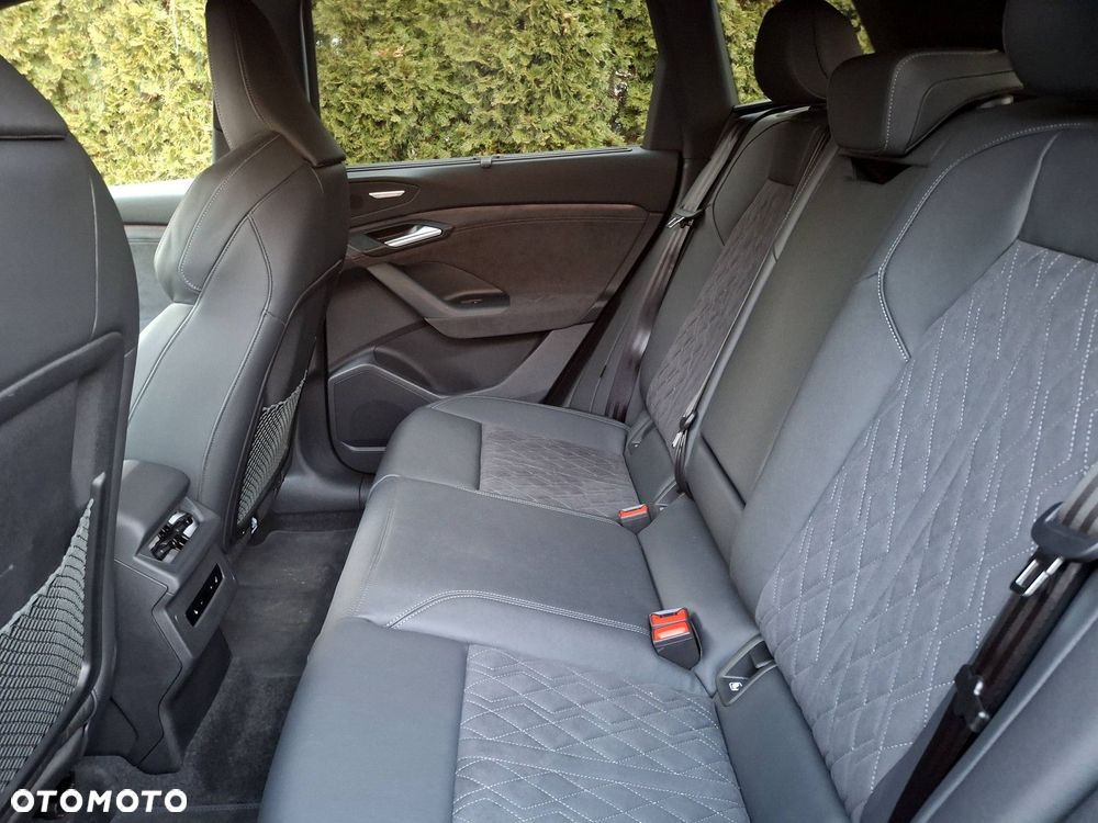 Audi Q6 e-tron - 14