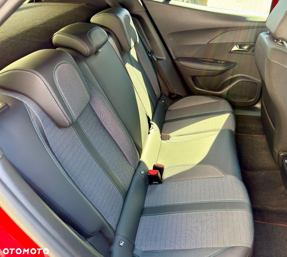 Peugeot 2008 1.2 PureTech Allure Pack S&S EAT8 - 11
