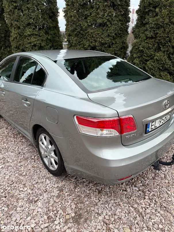 Toyota Avensis - 9