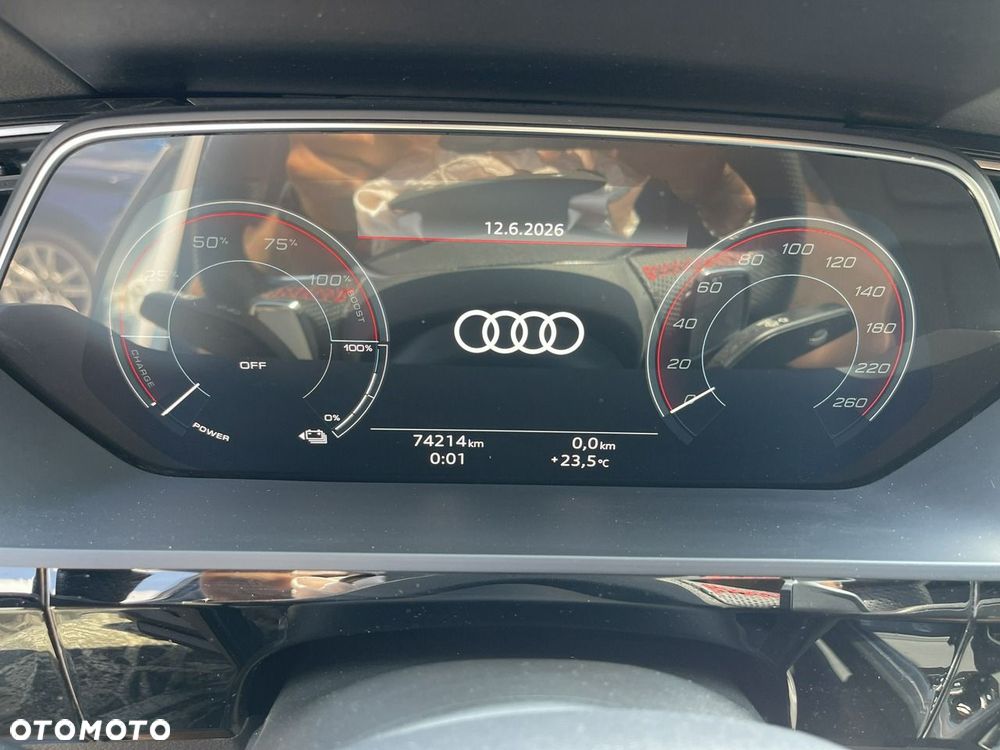 Audi Q8 Sportback e-tron - 14