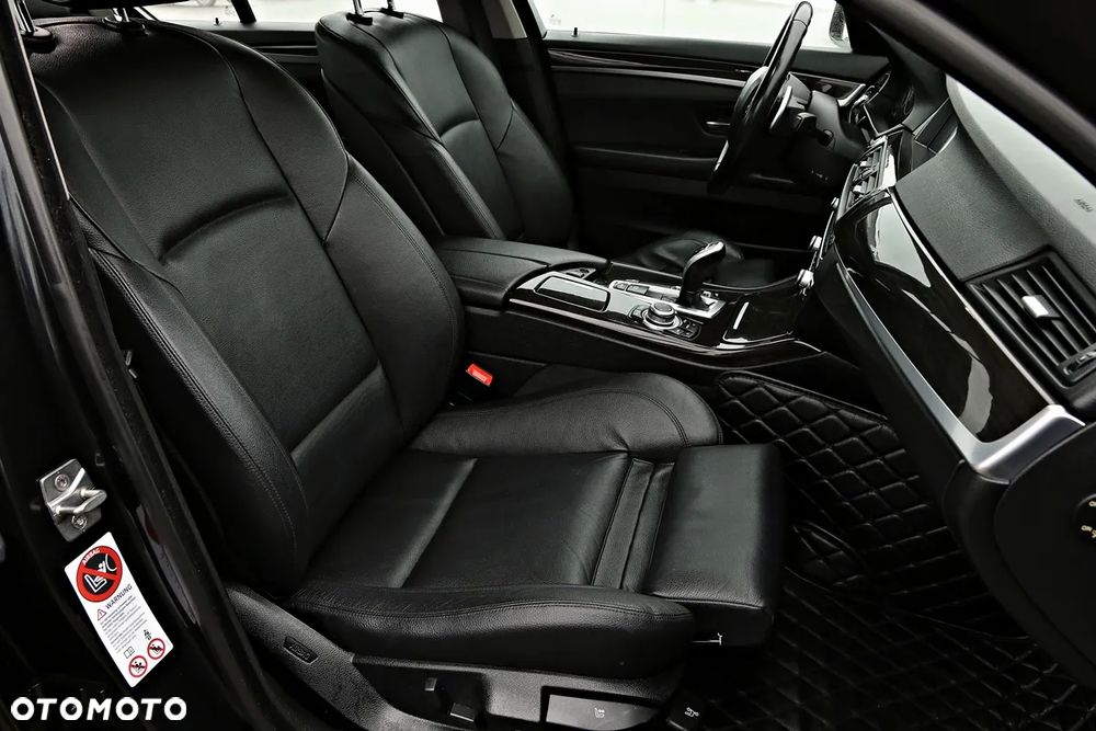 BMW Seria 5 528i - 24