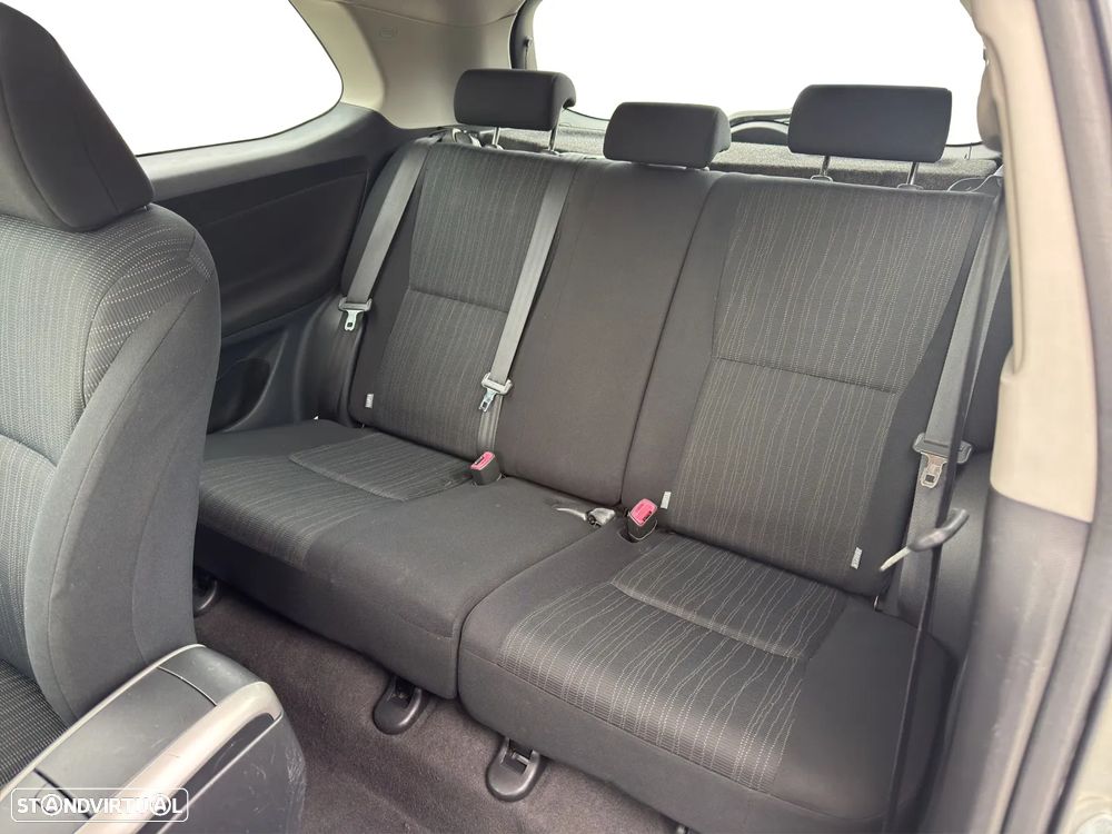 Toyota Auris 1.4 D-4D - 12