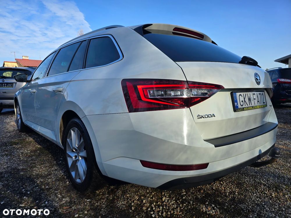 Skoda Superb 2.0 TDI DSG Ambition - 5