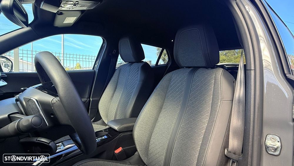 Peugeot 2008 1.2 Hybrid Allure e-DCS6 - 11