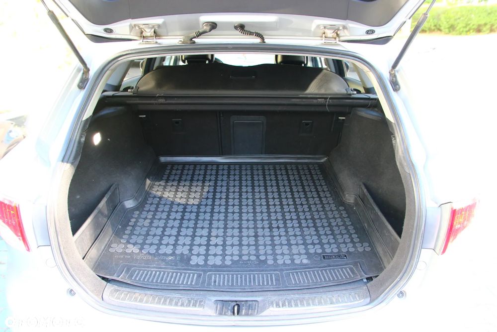 Toyota Avensis 2.0 Prestige NAVI - 1