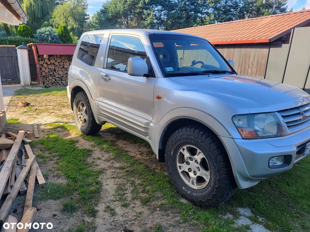 Mitsubishi Pajero - 1