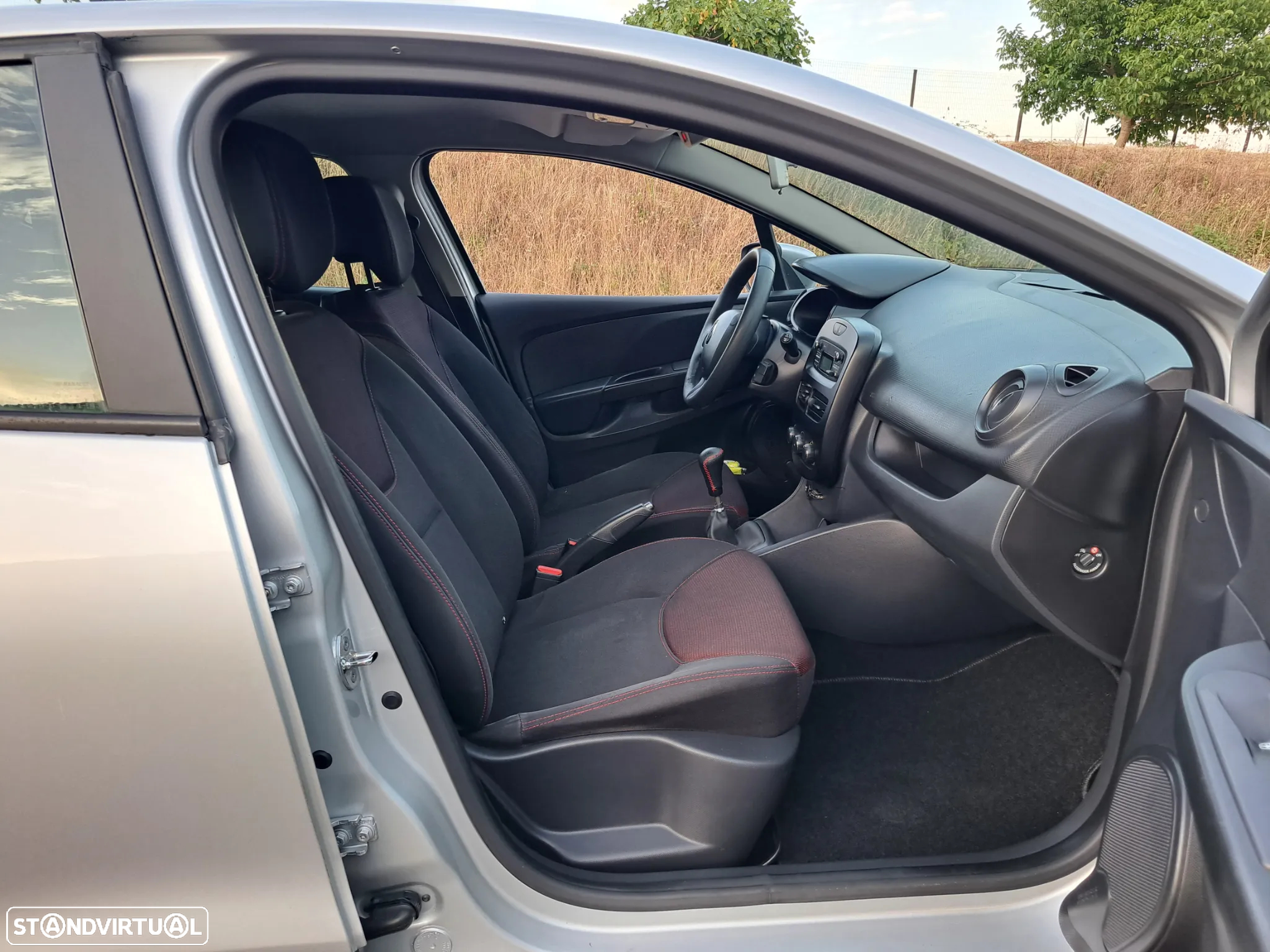 Renault Clio 1.2 16V Confort - 13