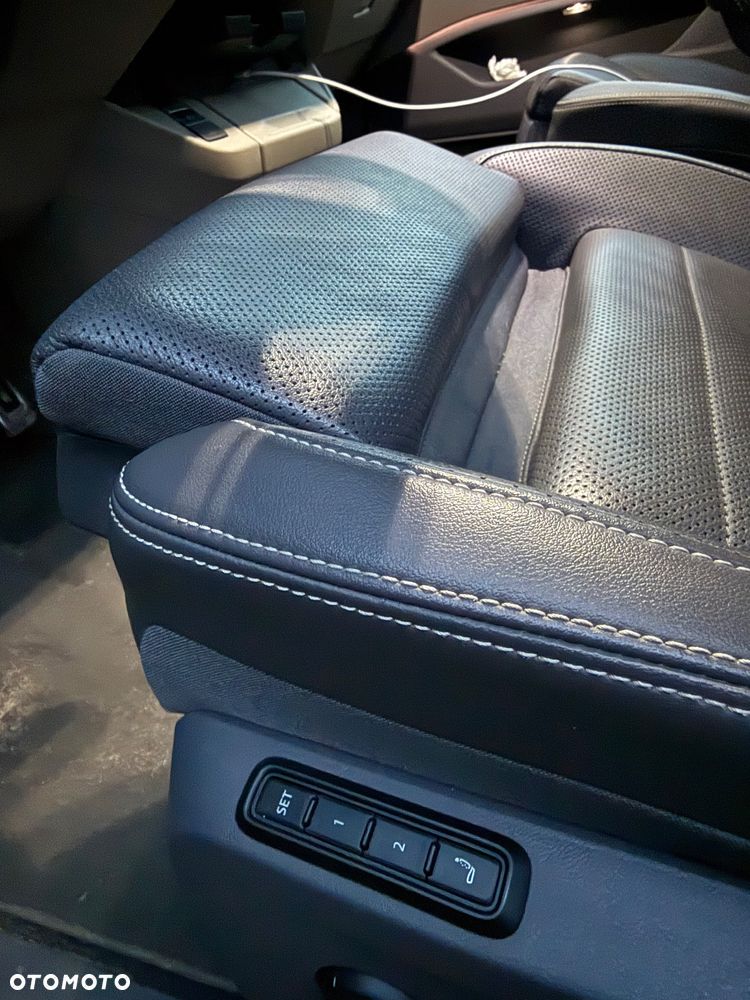 Volkswagen Multivan 2.0 TDI L2 Style DSG - 19