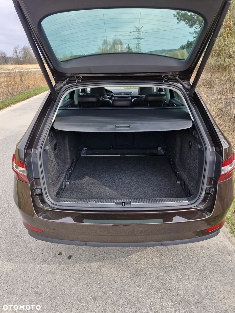 Skoda Superb 2.0 TDI DSG Premium Edition - 7