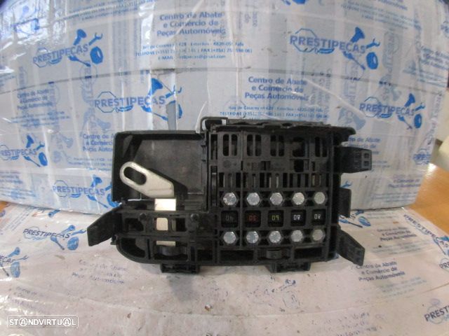 Caixa Fusiveis 13185560 OPEL CORSA D FASE 2 2011 1.3CDTI 95CV 5P BRANCO ORIGINAL - 1