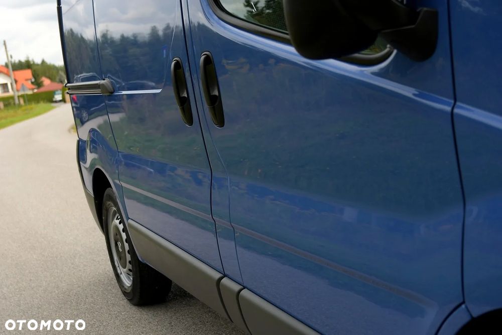 Opel VIVARO 2.5 CDTi 145KM * Z Niemiec * KLIMA * AUTOMAT * ZNAKOMITY STAN! - 14