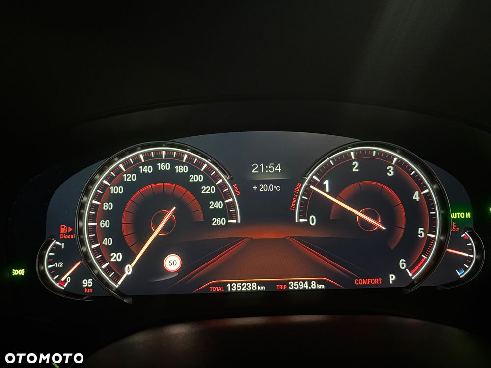 BMW Seria 5 520d xDrive Sport Line - 16