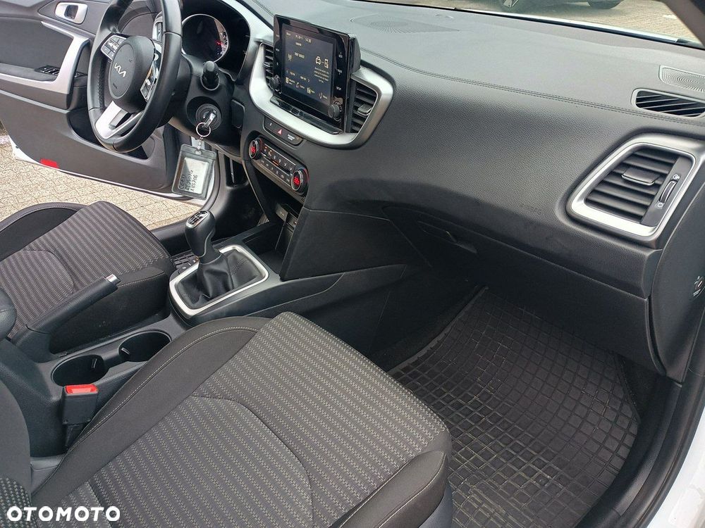 Kia Ceed 1.5 T-GDI M - 17