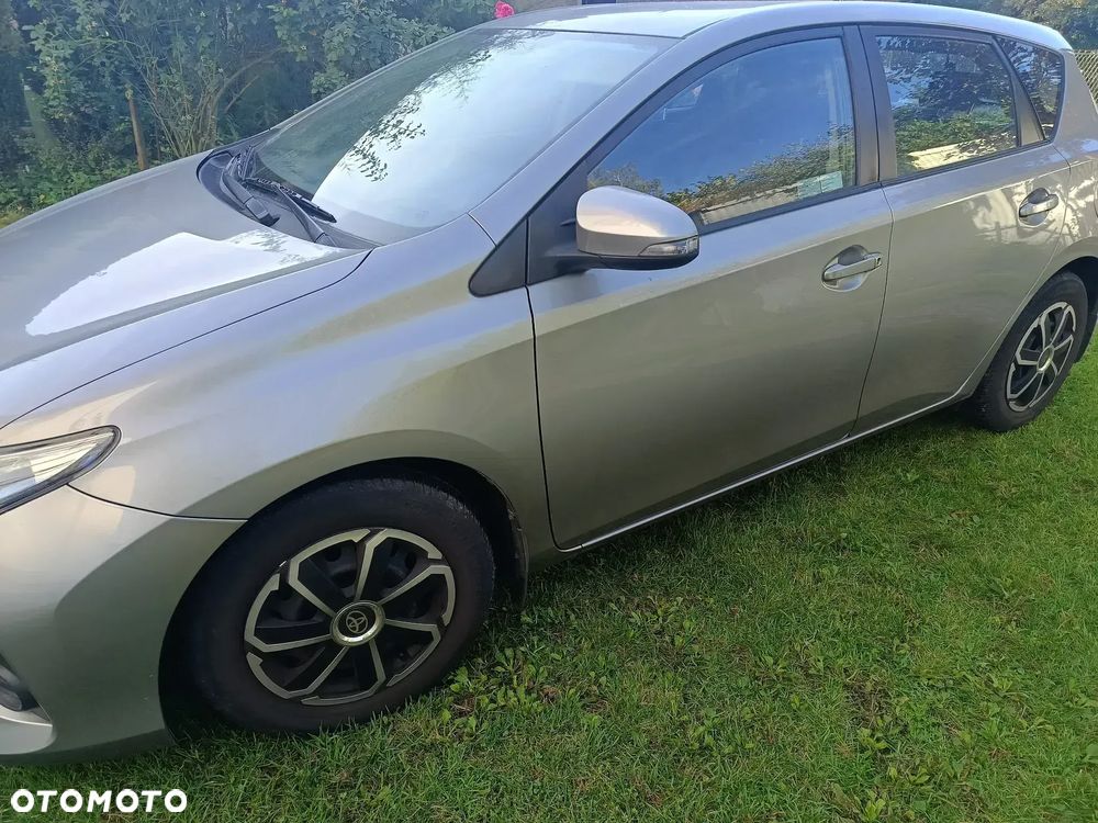 Toyota Auris 1.4 D-4D Active - 10