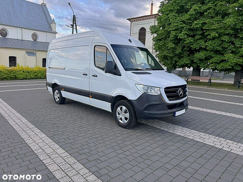 Mercedes-Benz Sprinter - 14