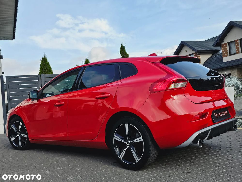 Volvo V40 D2 Drive-E R-Design Momentum - 9