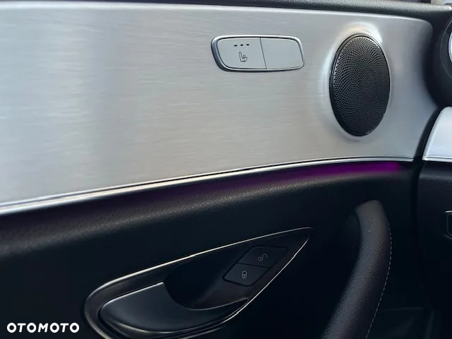 Mercedes-Benz Klasa E 300 de Avantgarde - 39