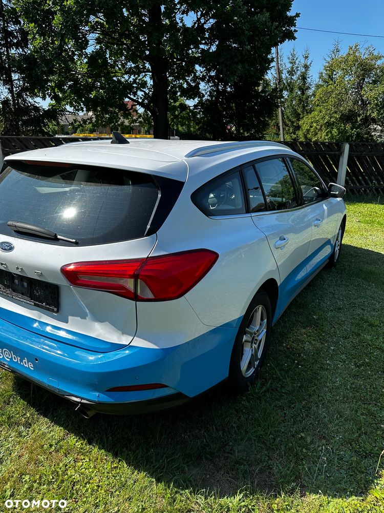 Ford Focus 1.5 EcoBoost Titanium - 4