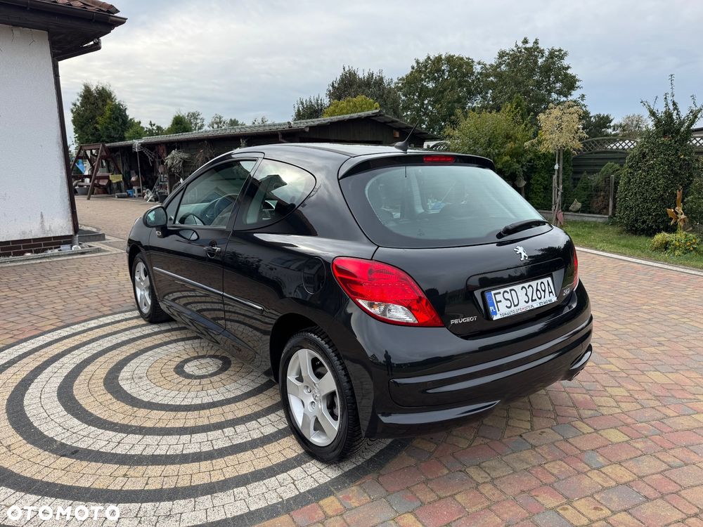 Peugeot 207 - 13