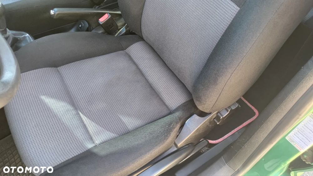 Volkswagen Golf - 10