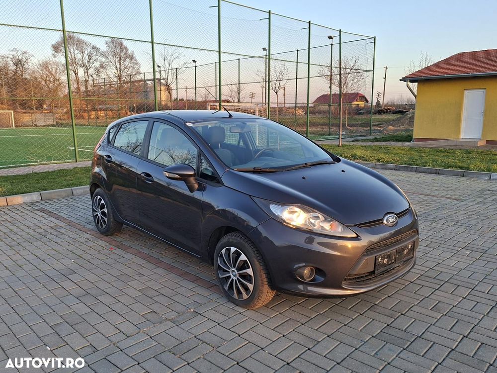 Ford Fiesta - 2