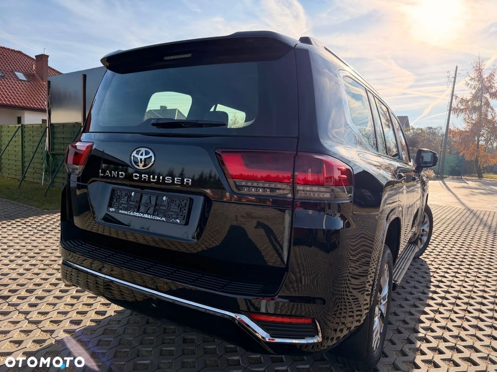 Toyota Land Cruiser - 7