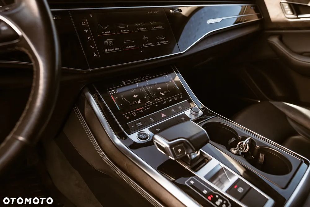 Audi Q8 55 TFSI quattro tiptronic - 11