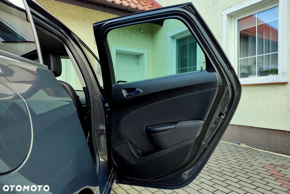 Opel Astra 1.4 Turbo Selection - 32