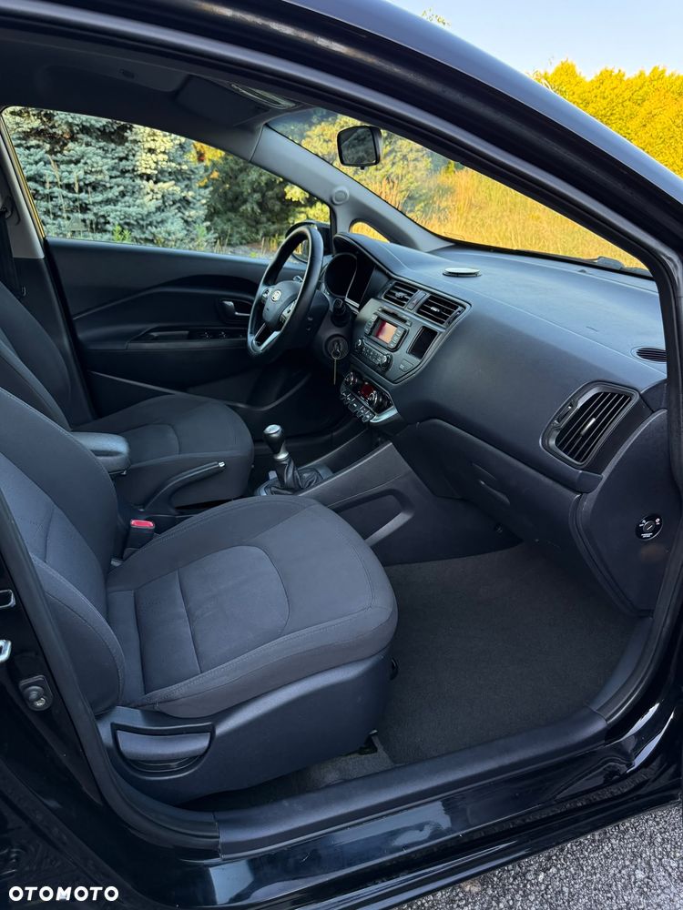 Kia Rio 1.2 Business Line - 24