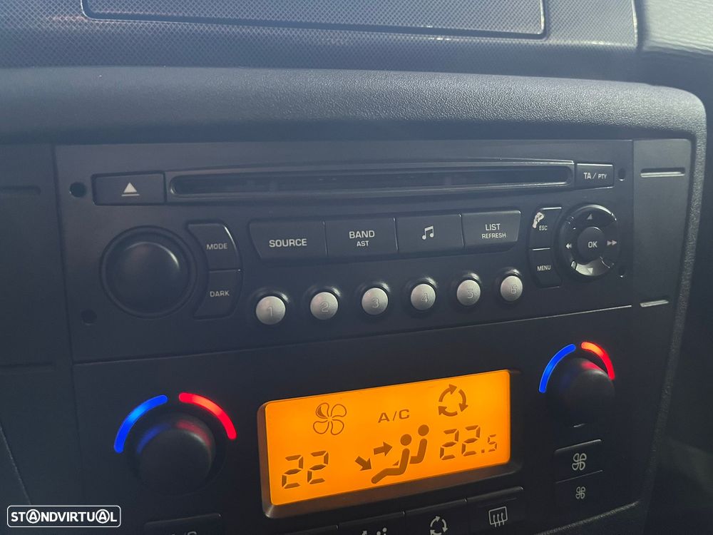 Citroën C4 1.6 HDi SX - 17