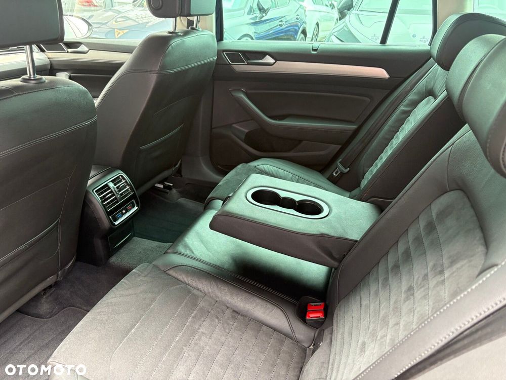 Volkswagen Passat - 15