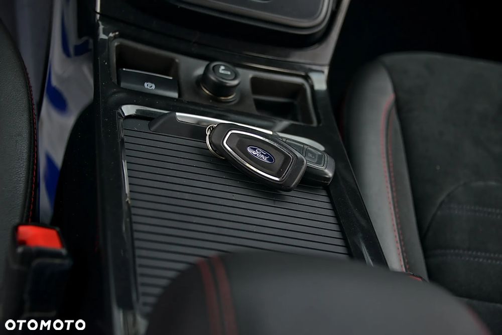Ford Kuga 2.0 TDCi 4x4 ST-Line - 27