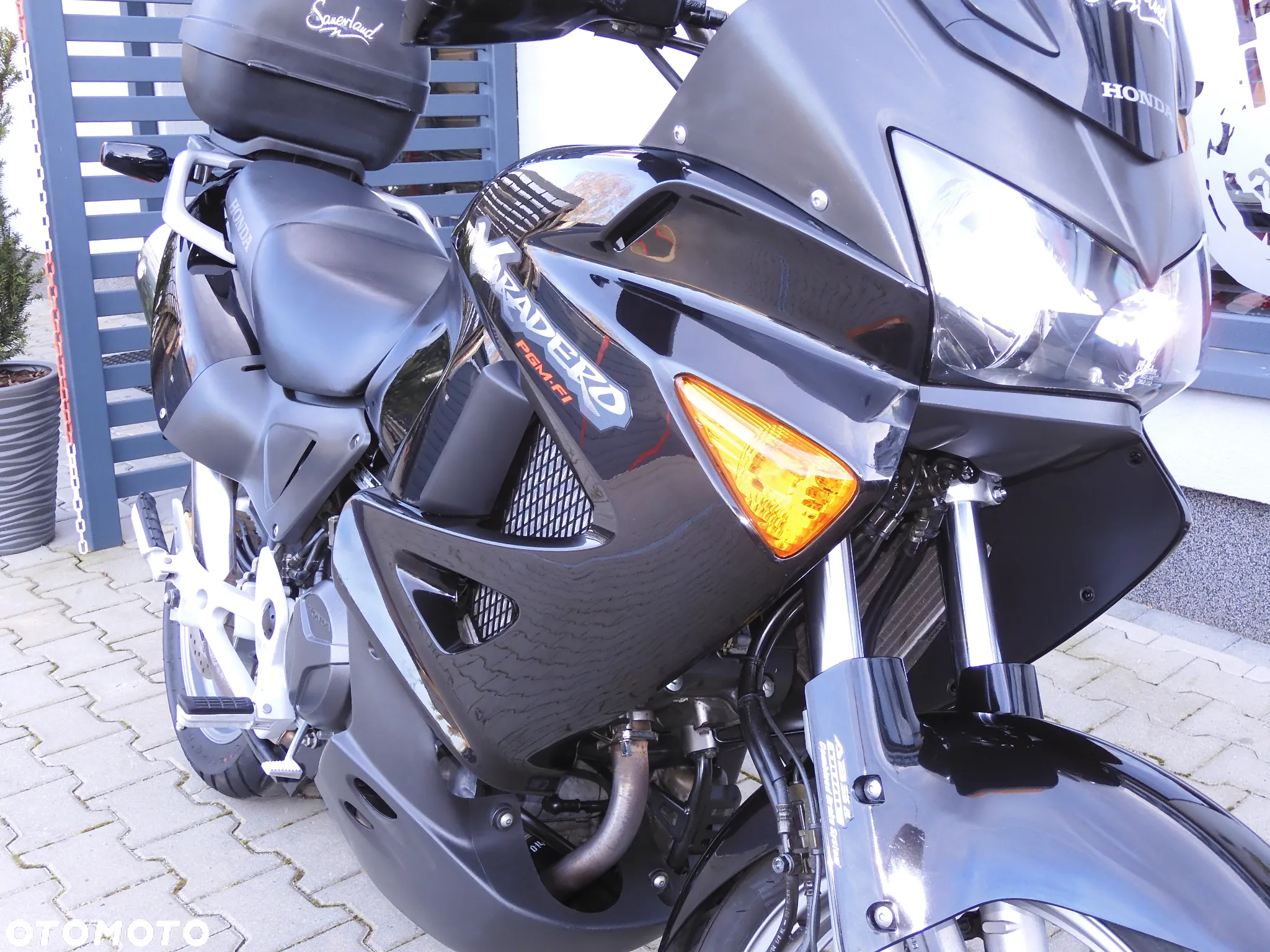 Honda XL - 16