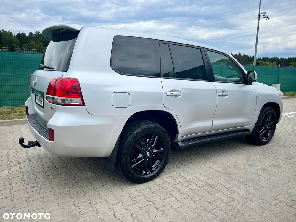 Toyota Land Cruiser - 3