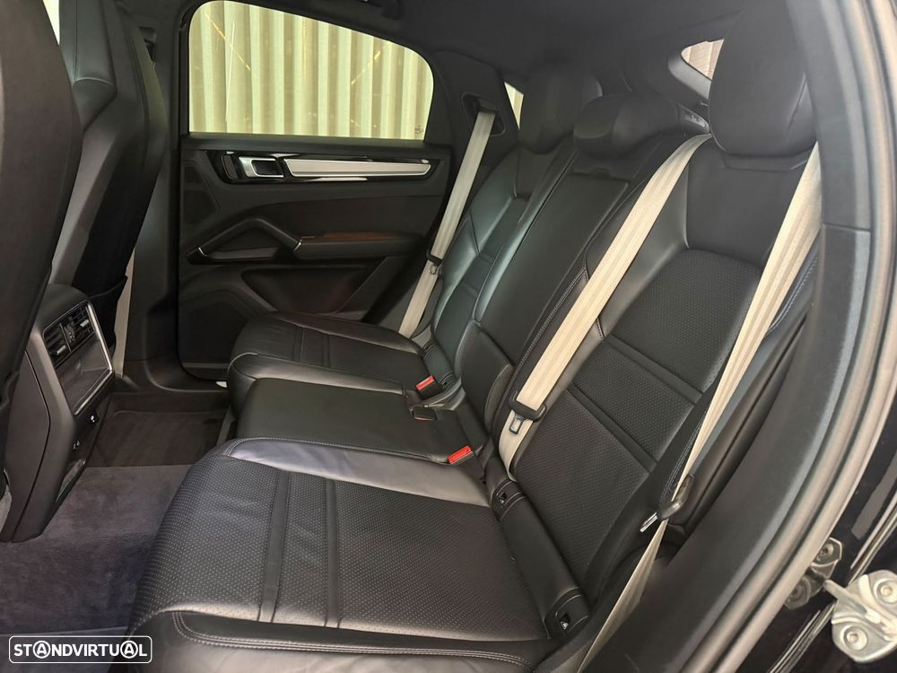Porsche Cayenne Coupé E-Hybrid Platinum Edition - 13