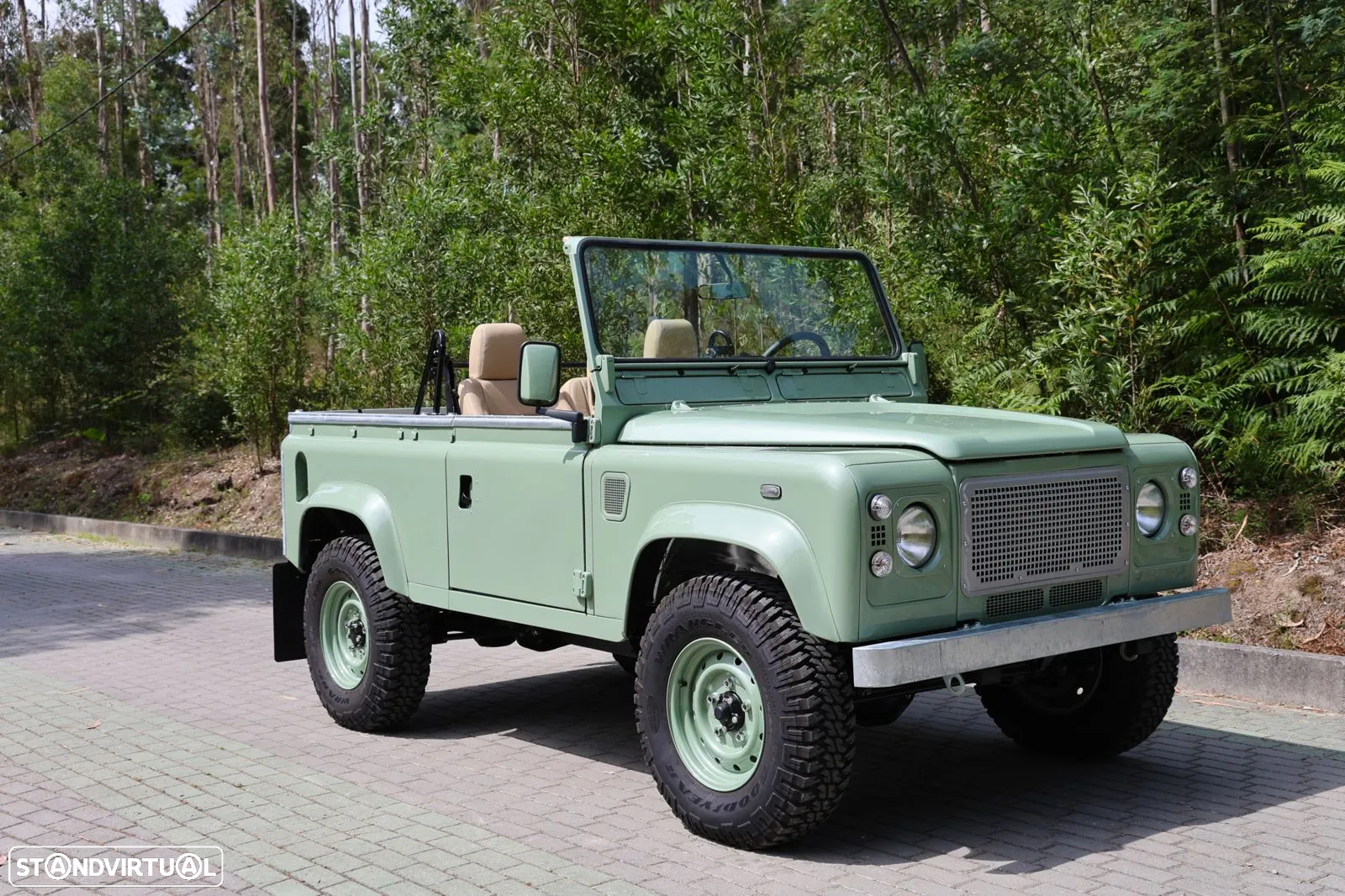 Land Rover Defender 90 2.5 Td5 Soft Top - 6