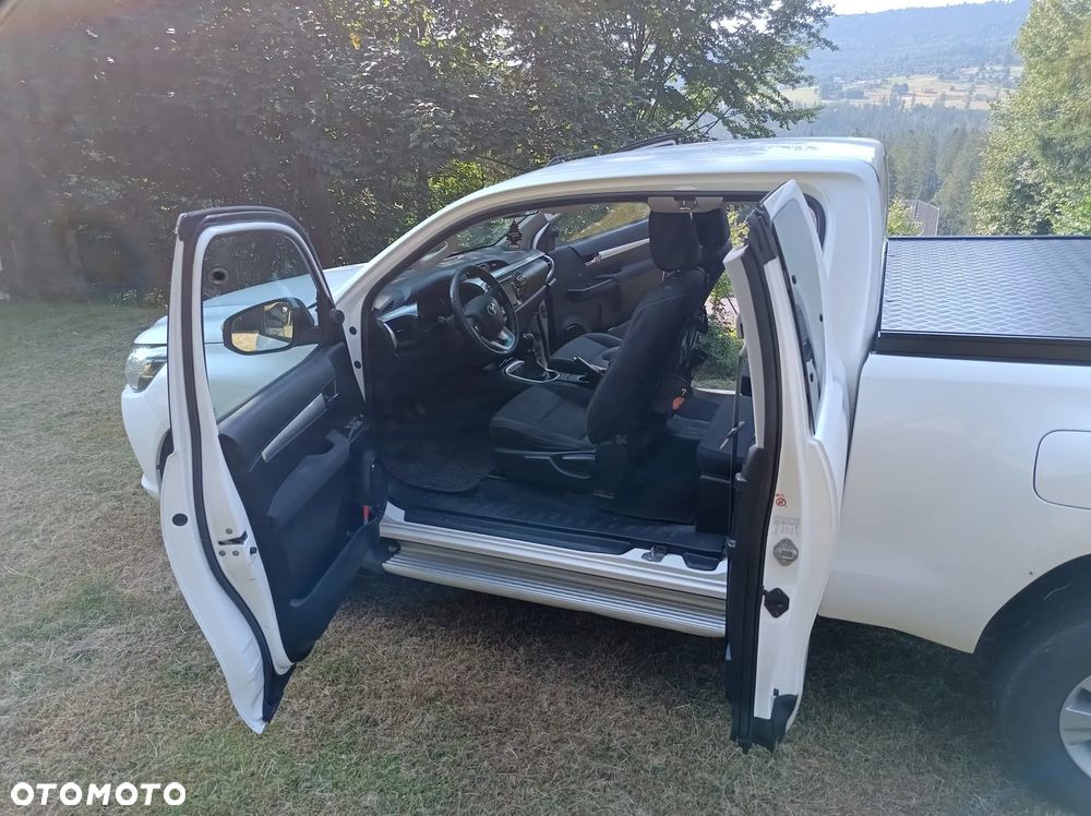 Toyota Hilux 4x4 Extra Cab Duty Comfort - 3